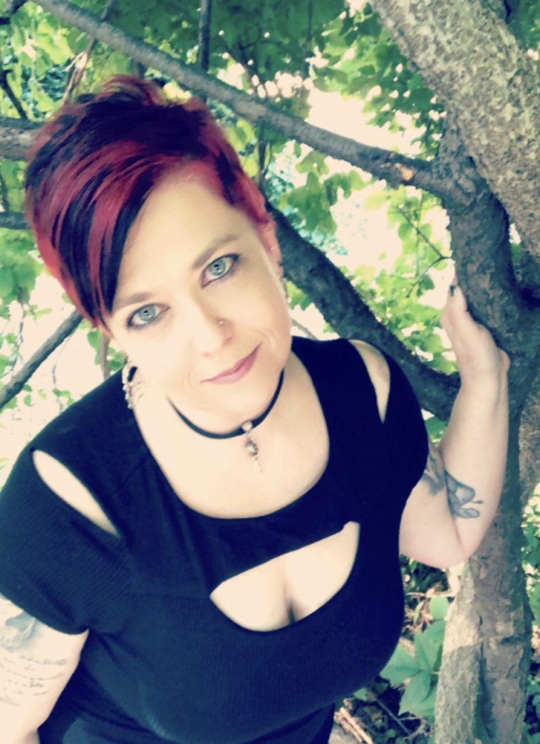 RDSP Signs EV Knight’s  Horror Novel The Fourth Whore﻿